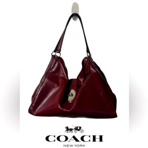 Coach Carlyle Shoulder Bag W/Turn lock Closure